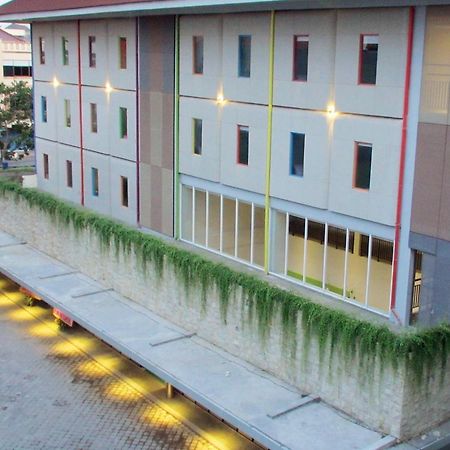 Urban Styles Hitz Kuta Otel Kuta Lombok Dış mekan fotoğraf