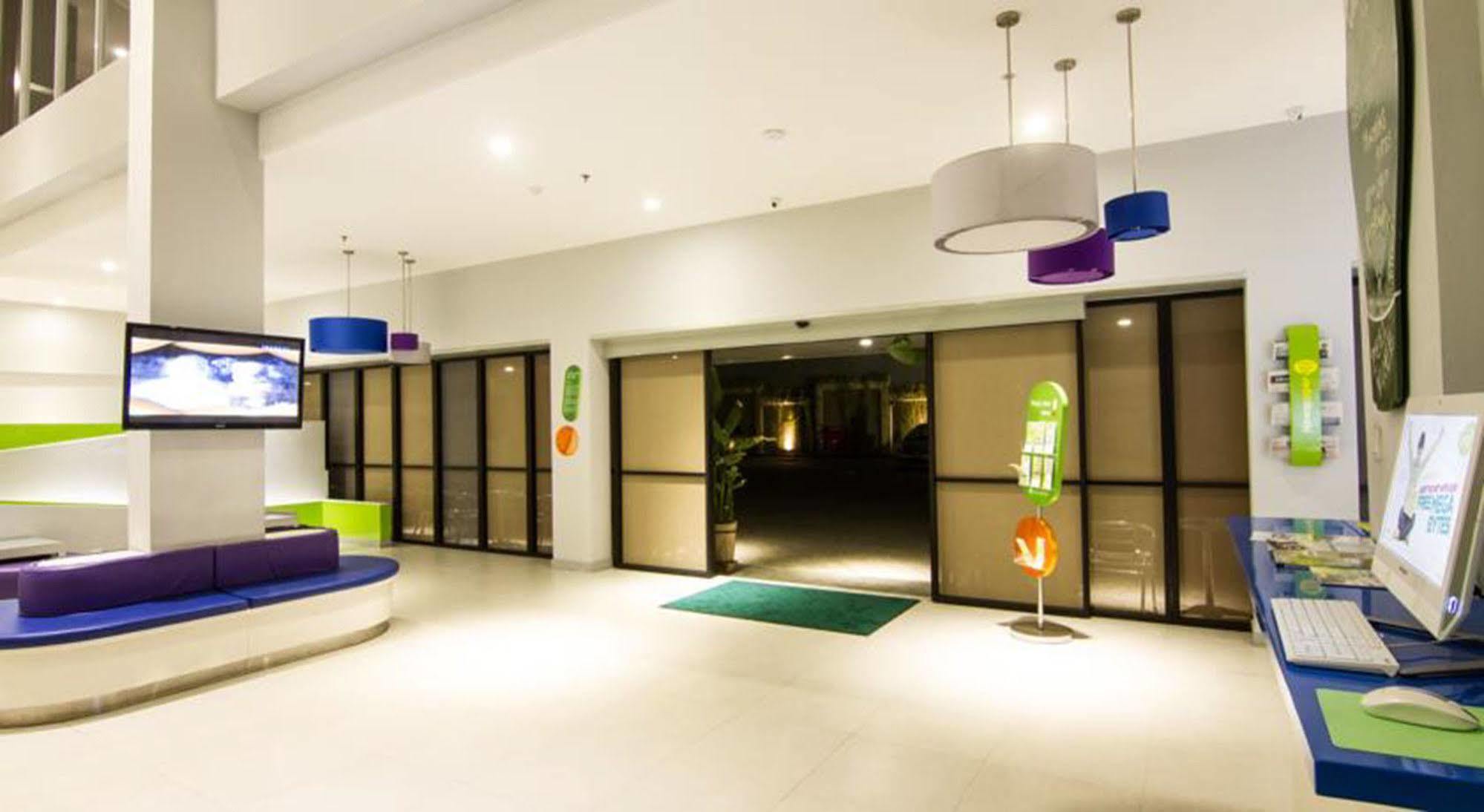 Urban Styles Hitz Kuta Otel Kuta Lombok Dış mekan fotoğraf